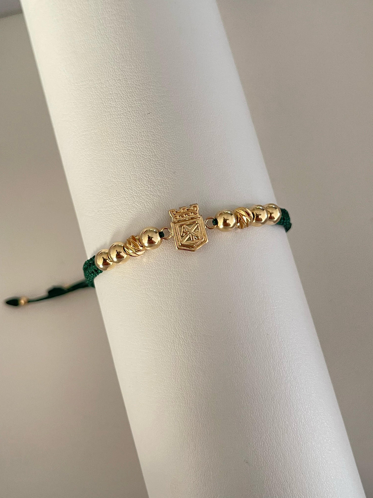 Pulsera nacional diamantada.