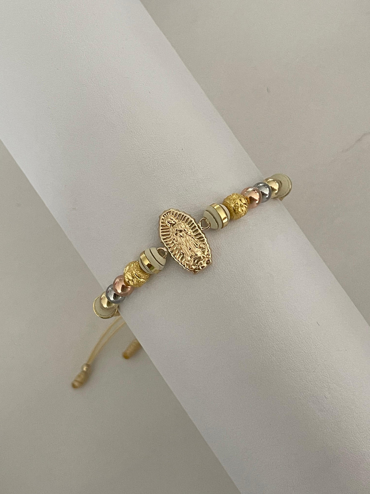 Pulsera Guadalupe tallada