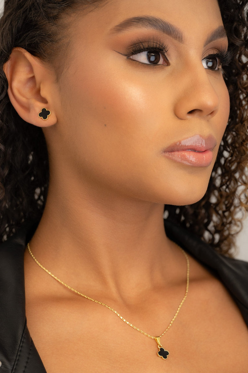 Conjunto Clover Negro 1cms (Topos + cadena y dije)