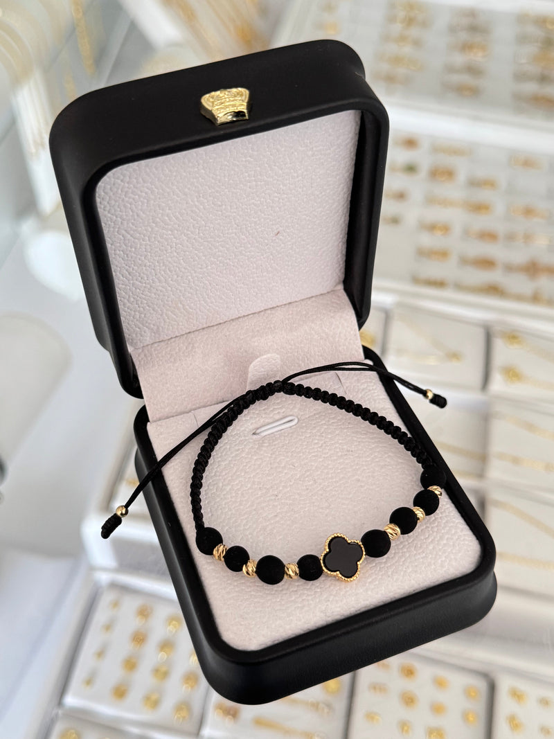 Pulsera trebol negro exclusive. N° de Balín: #4 diamant.