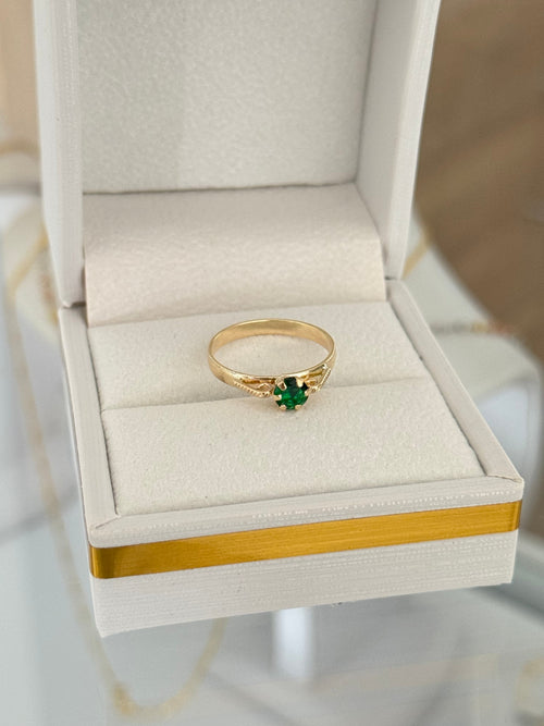 Anillo plataforma piedra verde