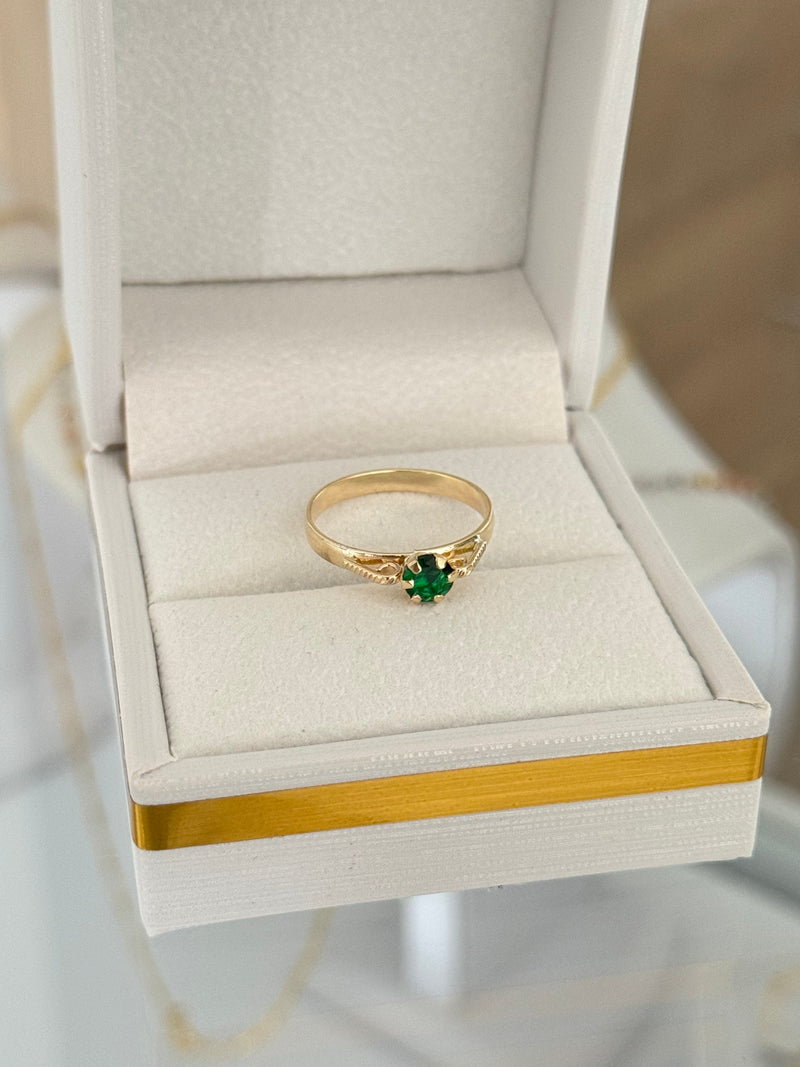 Anillo plataforma piedra verde
