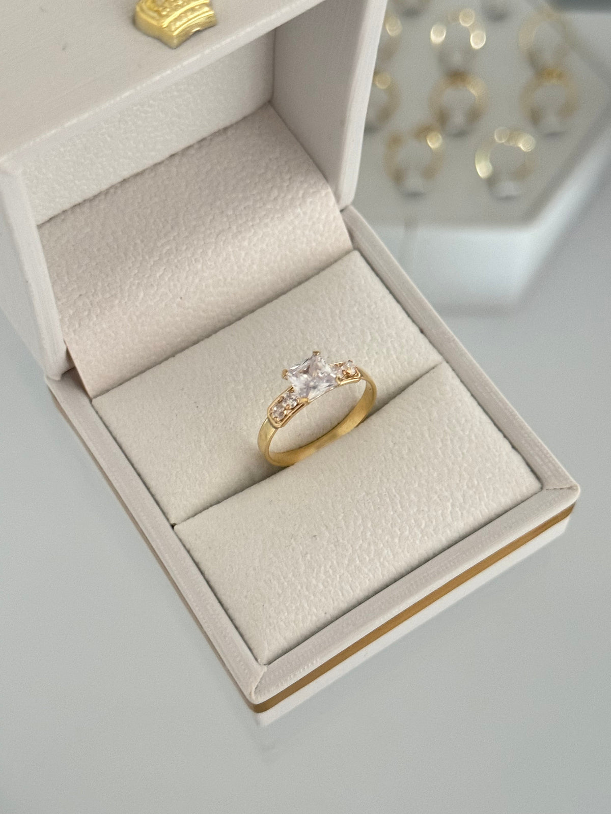 Anillo promise piedra cuadrada